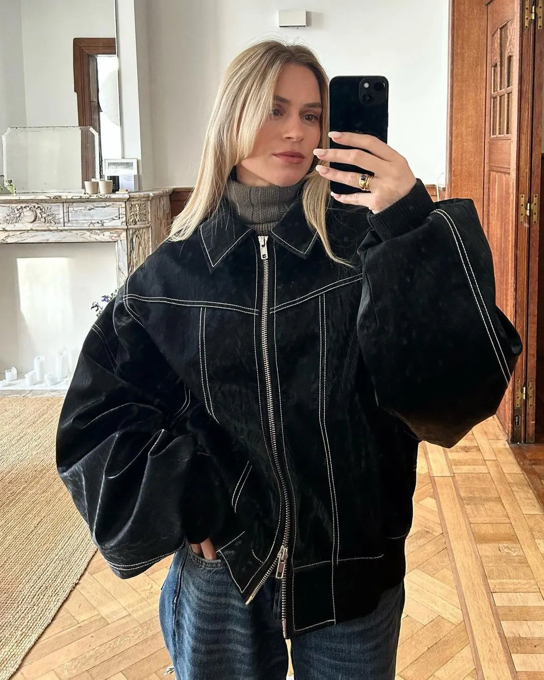 Elina - Oversized PU-Bomberjacke mit kontrastierenden Nähten